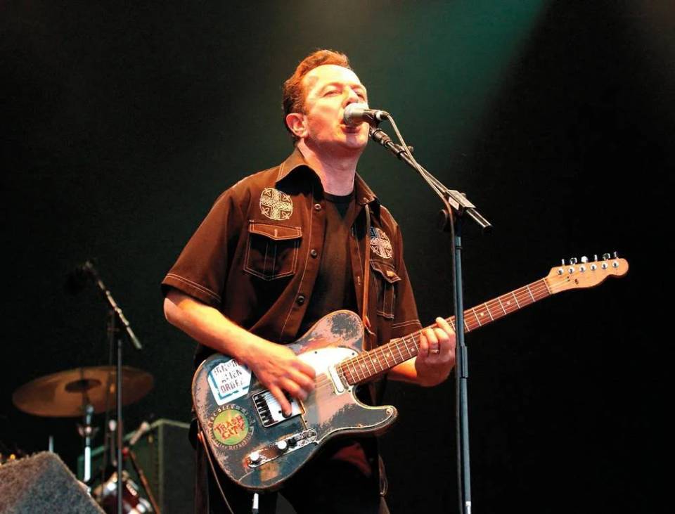 Joe Strummer et sa Fender Telecaster de 1966