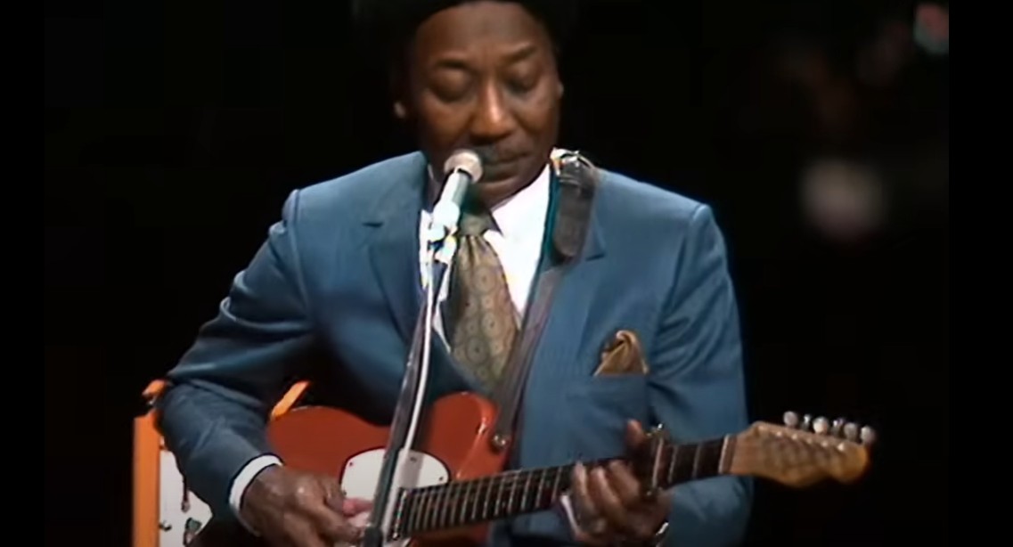 muddy waters et sa telecaster fender rouge